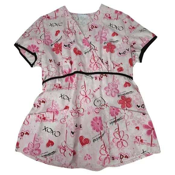 SB Valentines Day Heart Print Scrub Top Womens Size Medium Short Sleeve Pink - Picture 2 of 7